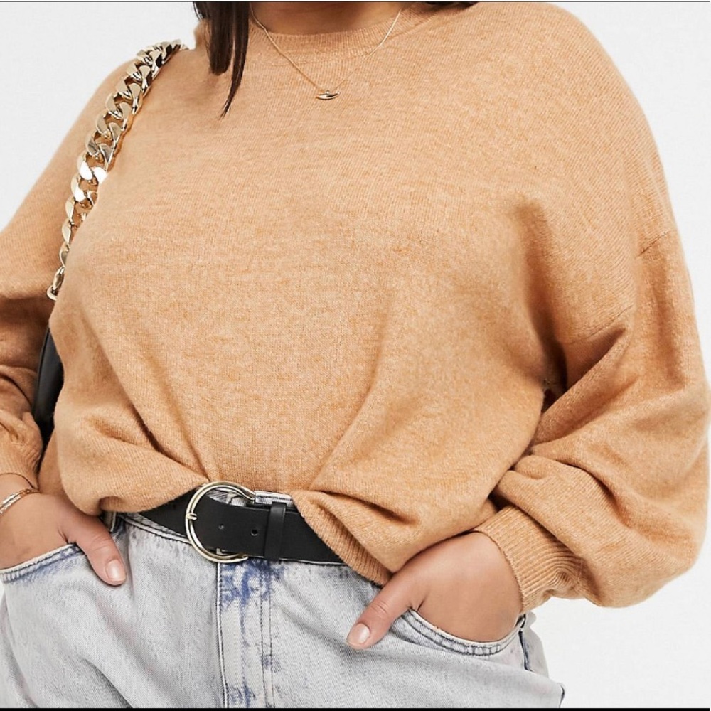 CAMEL CREWNECK SWEATER